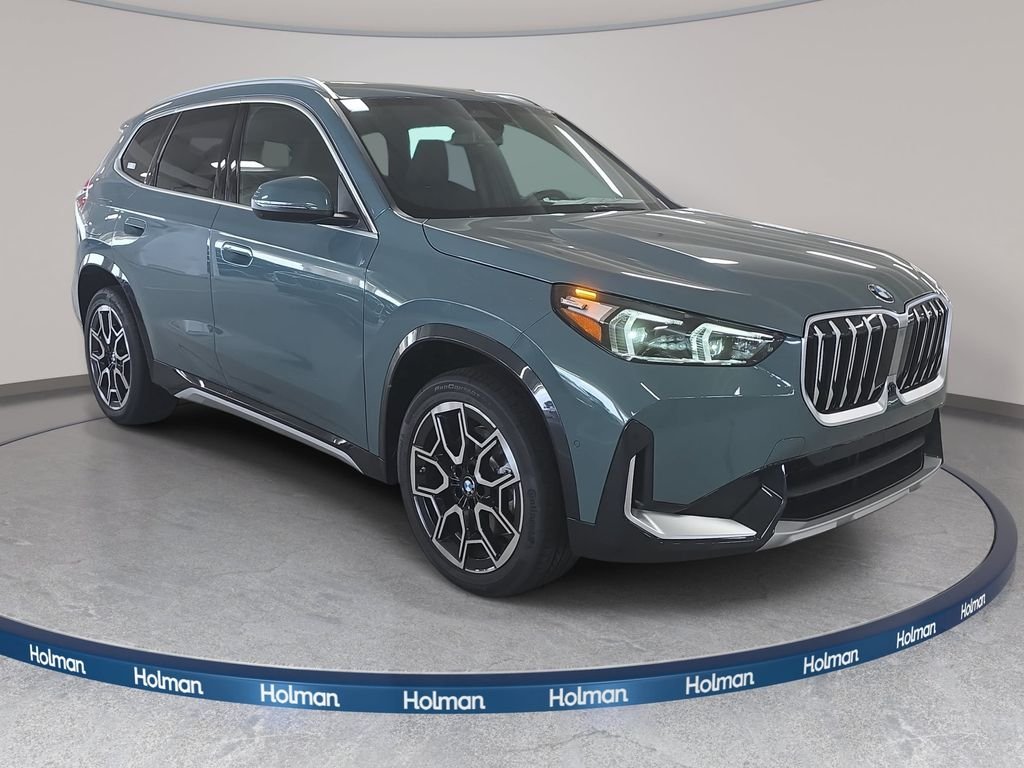 New 2026 Cape York Green Metallic BMW xDrive28i image 3