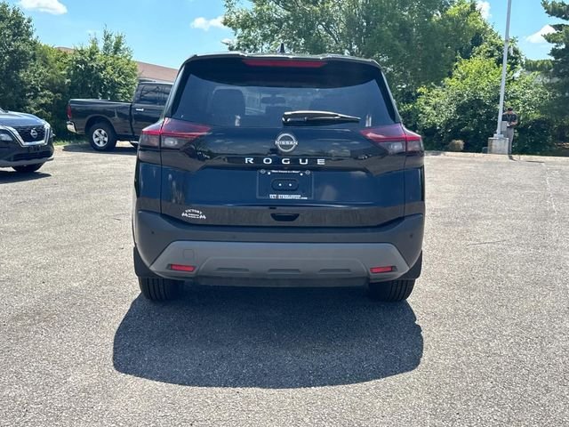 Used 2023 Black Nissan S image 5