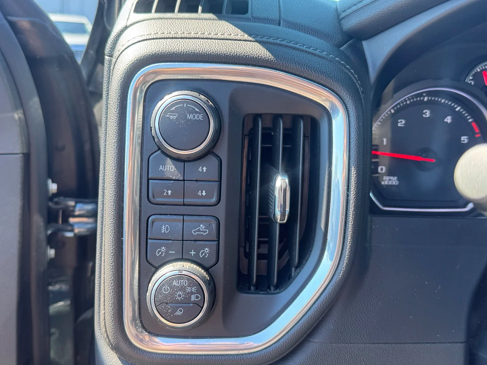 Used 2020 Gray Chevrolet LTZ image 17