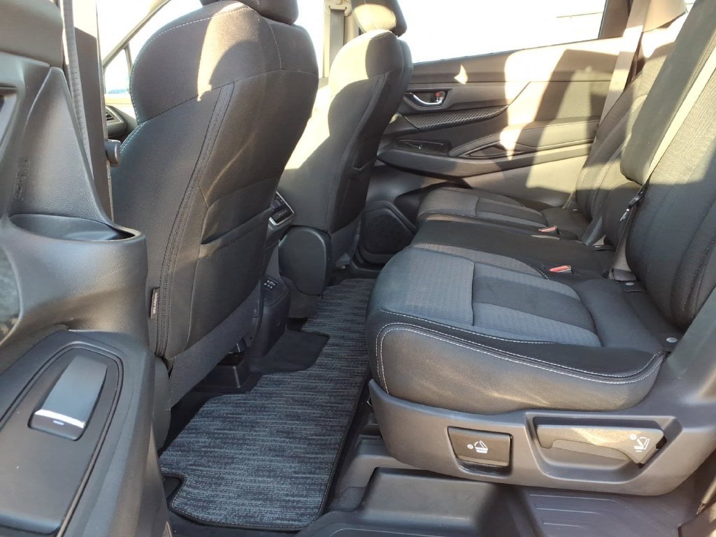 Used 2024 Ice Silver Metallic Subaru Premium image 5