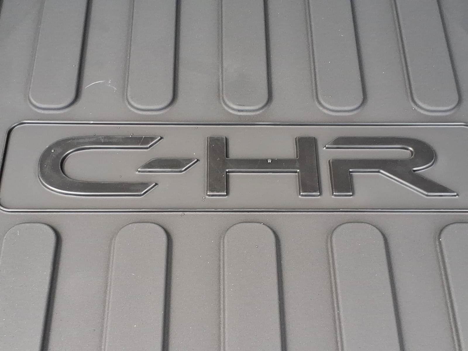 New 2026 Wind Chill Pearl with Midnight Black Metallic roof Toyota XSE image 30
