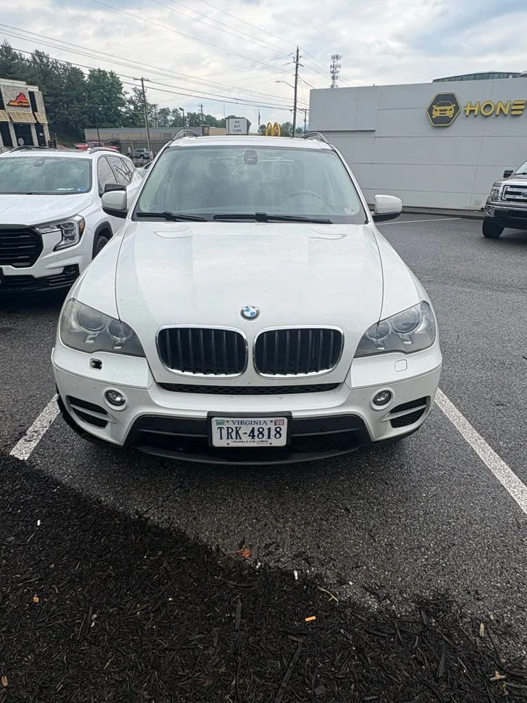 Used 2012 White BMW xDrive35i image 2