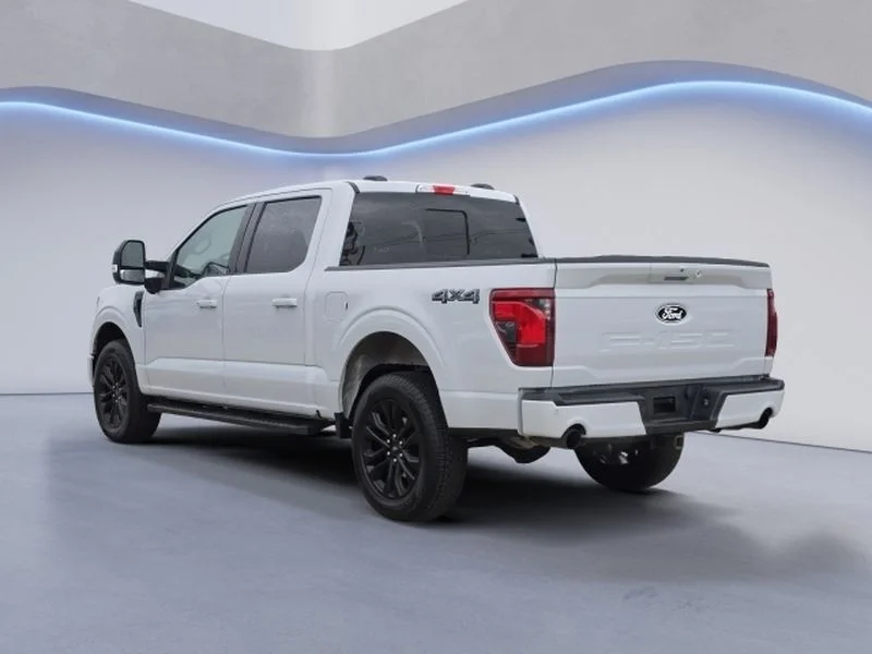 Used 2025 Space White Metallic Ford XLT image 4