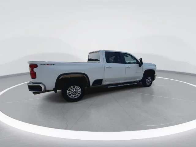 Certified Used 2025 Summit White Chevrolet LT image 11