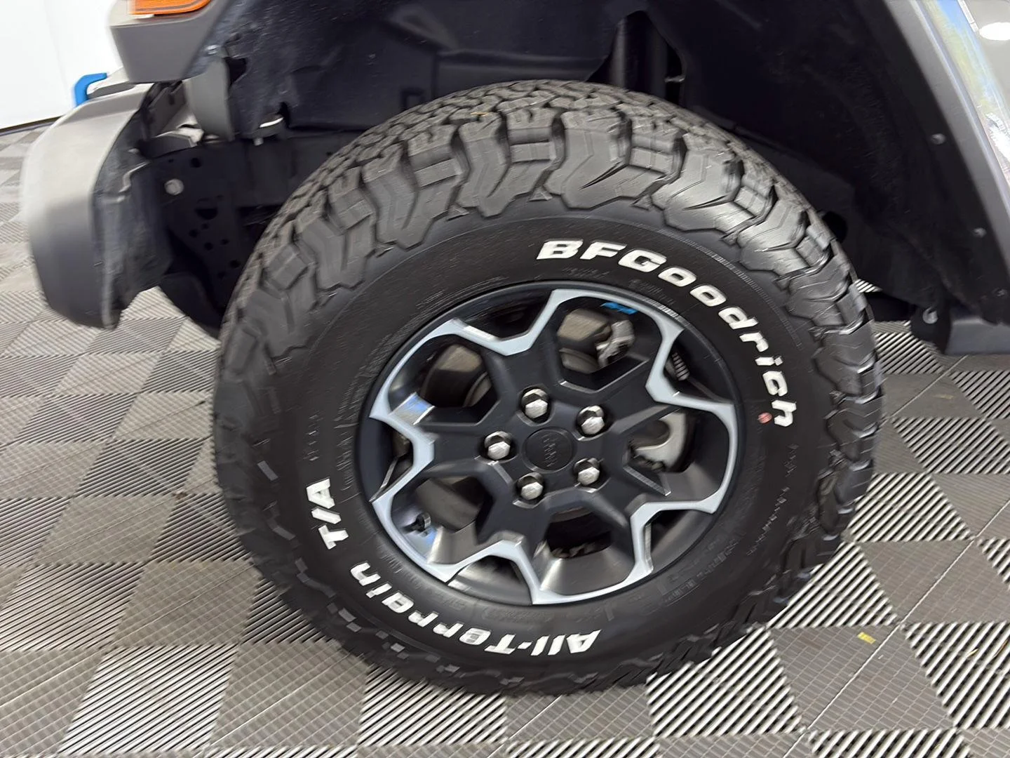 Used 2023 Sting-Gray Clearcoat Jeep Rubicon image 18