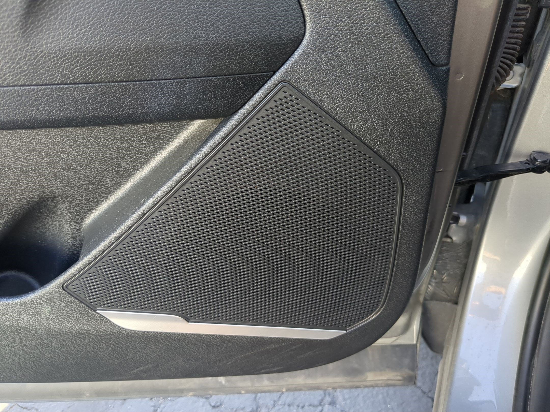 Used 2023 Steel Gray Kia LX image 13