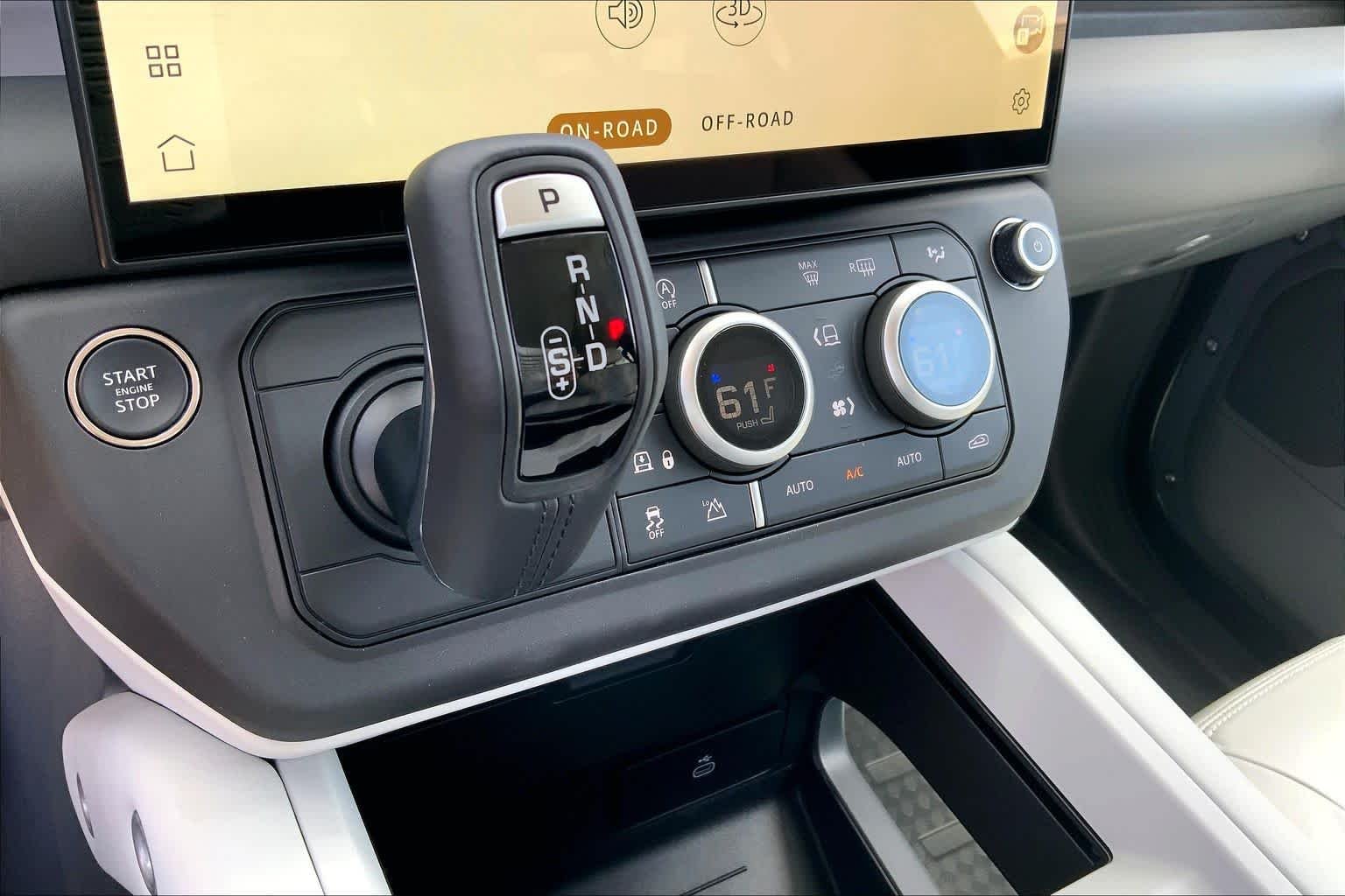 New 2026 Santorini Black Land Rover S image 17