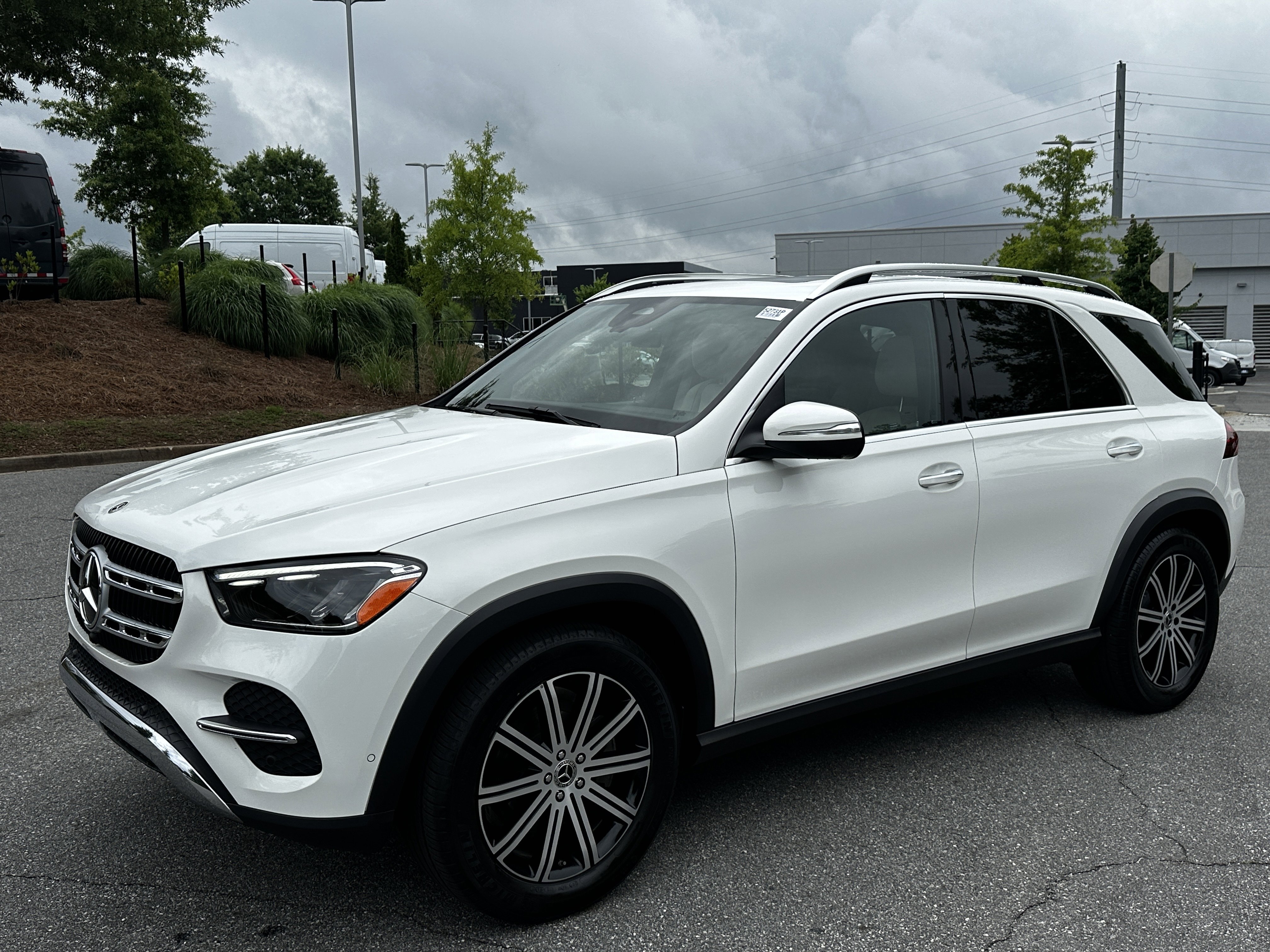 Certified Used 2025 White Mercedes-Benz GLE 350 image 4