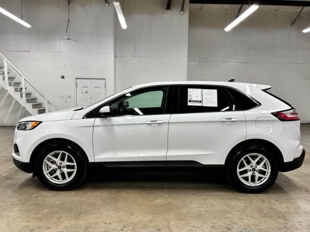 Used 2024 White Ford SEL image 4
