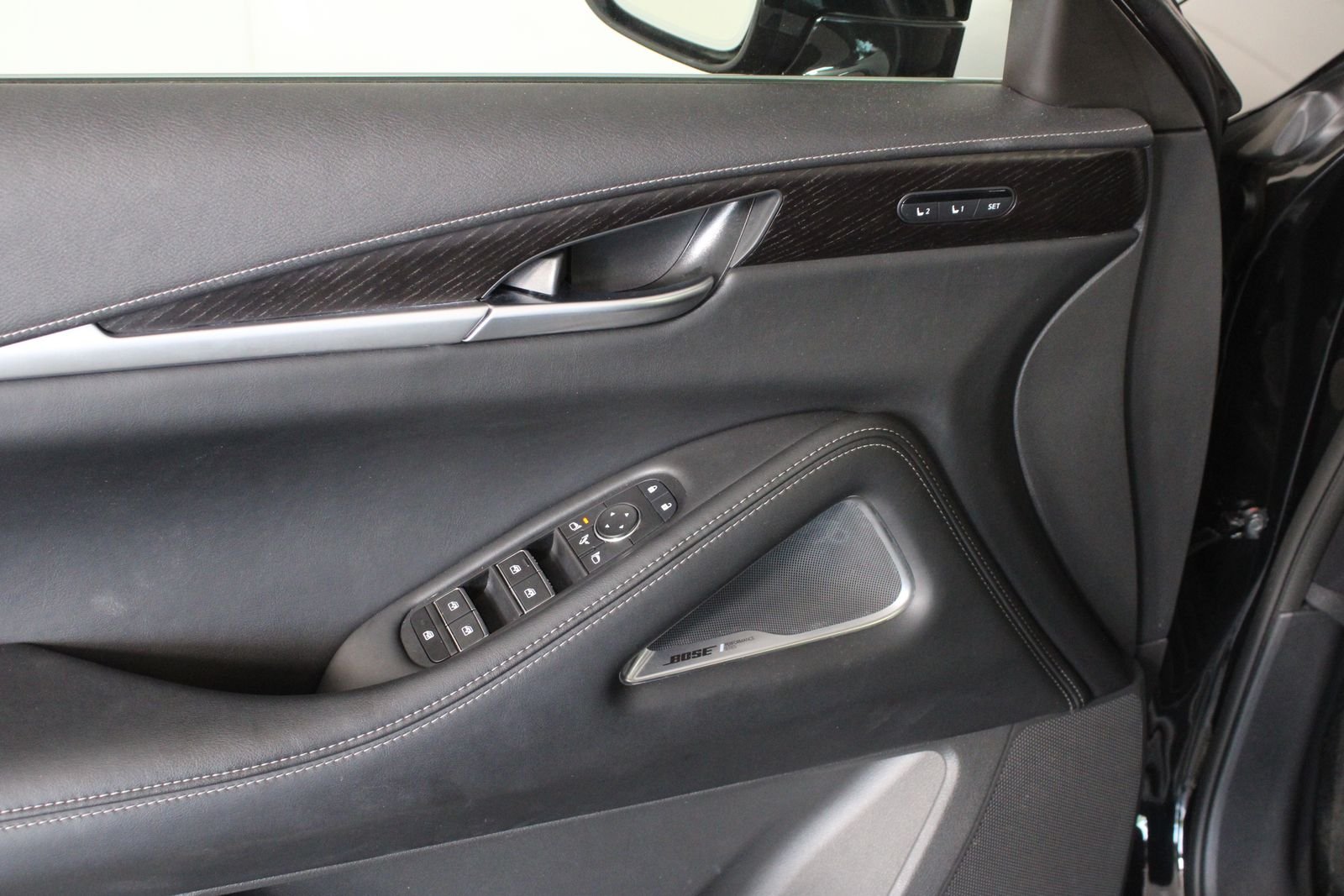 Used 2025 Black INFINITI Sensory image 13