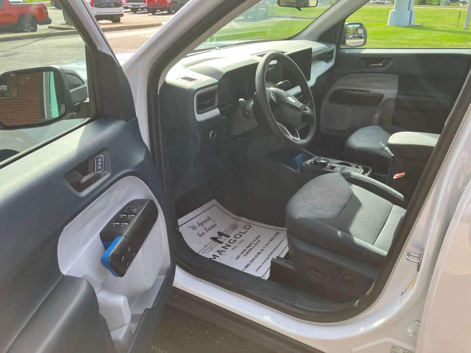 New 2026 Oxford White Ford XLT image 9