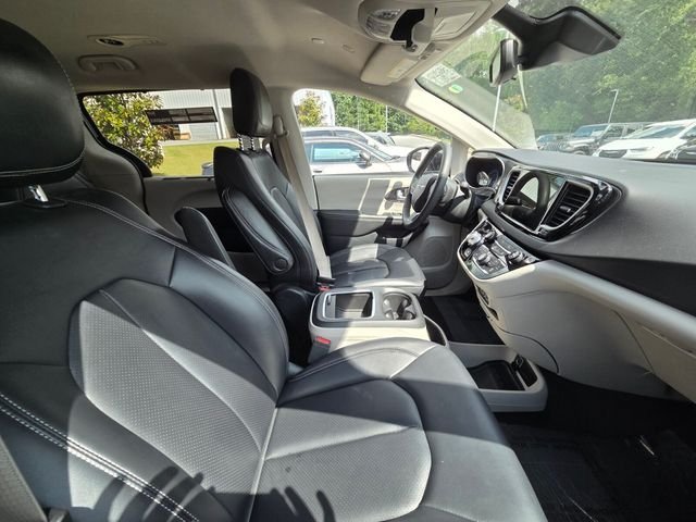 Used 2024 Silver Chrysler Touring L image 10