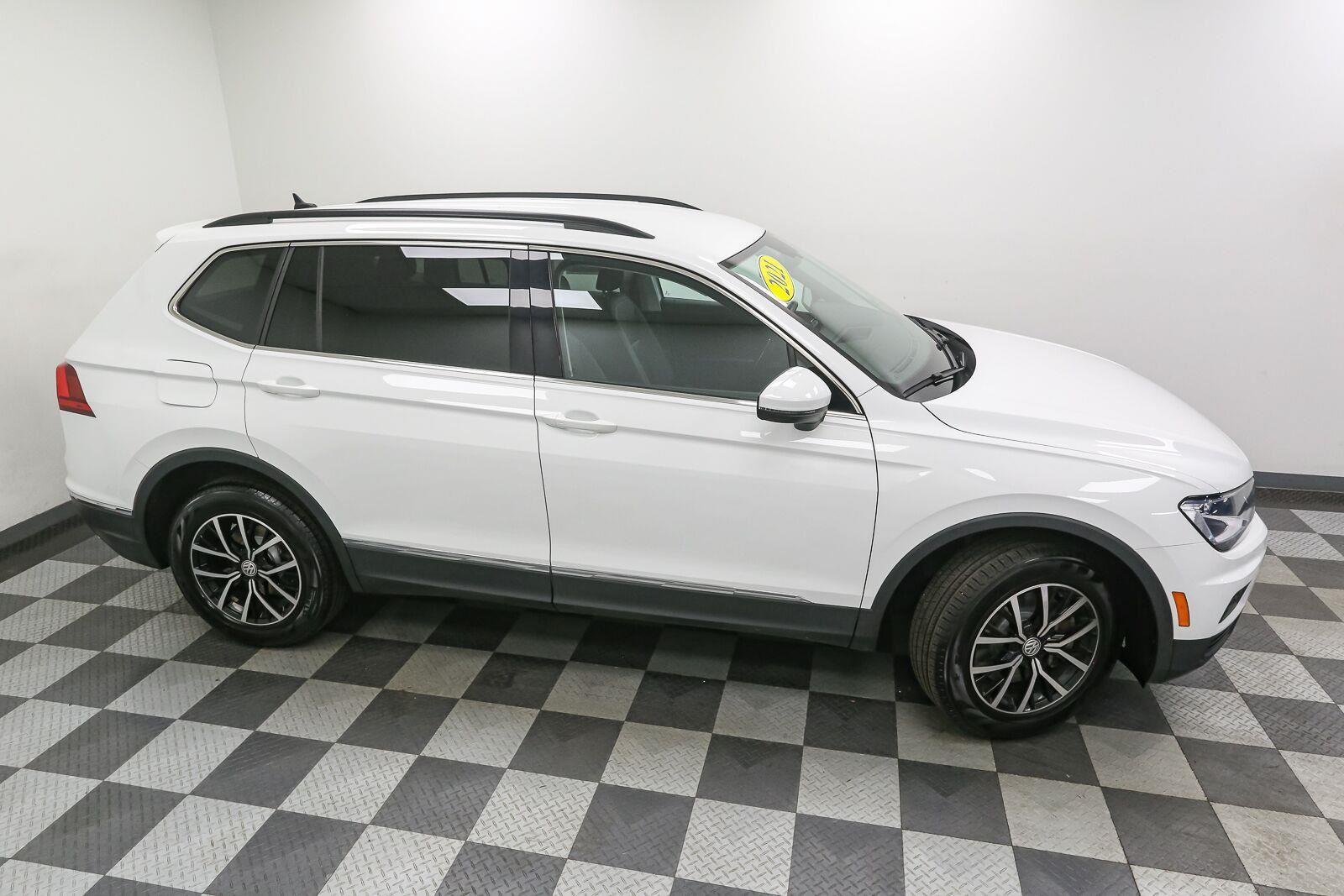 Used 2021 Pure White Volkswagen SE image 6