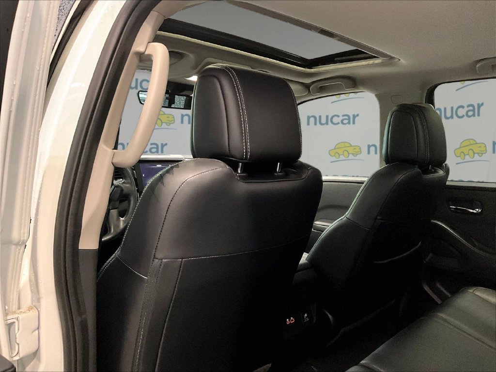 Used 2024 White Nissan SL image 23