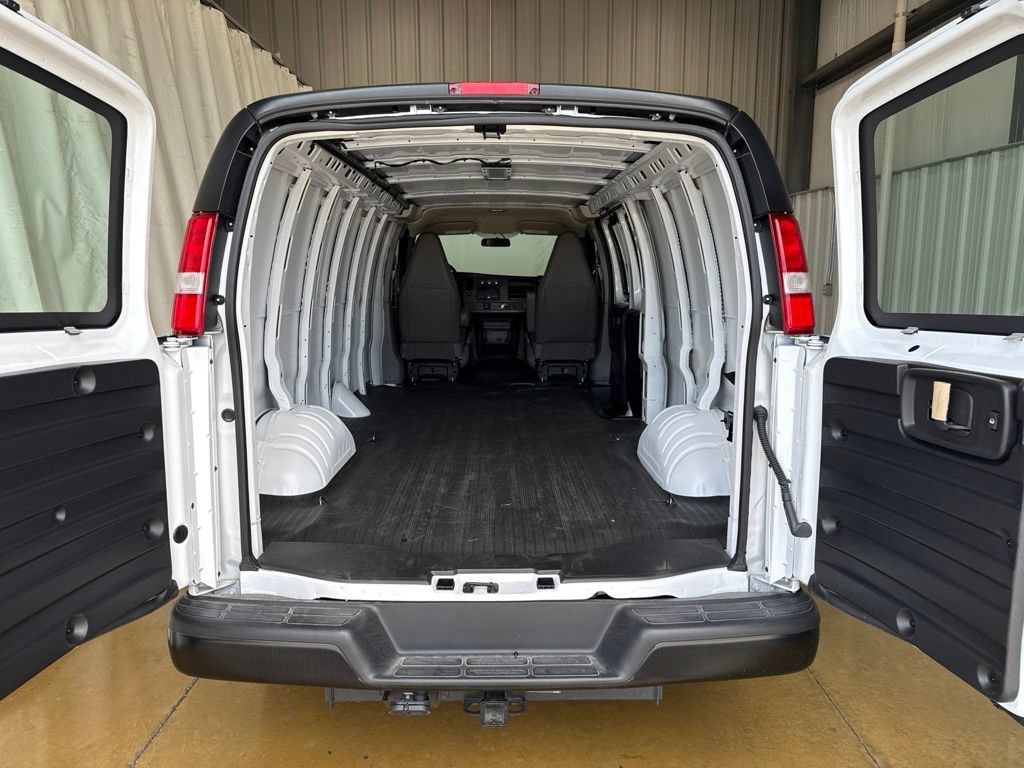 2026 Chevrolet Express Cargo Work Van - Photo 9