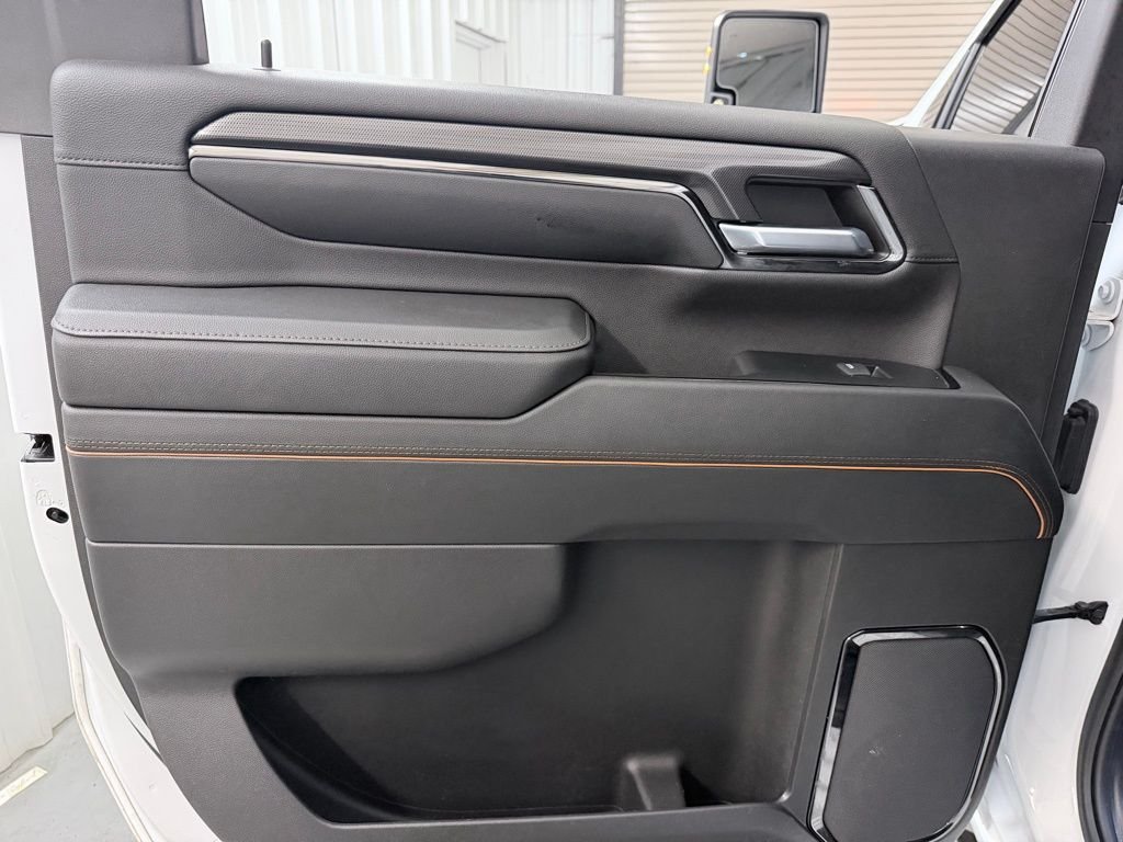 Used 2024 White GMC AT4 image 40