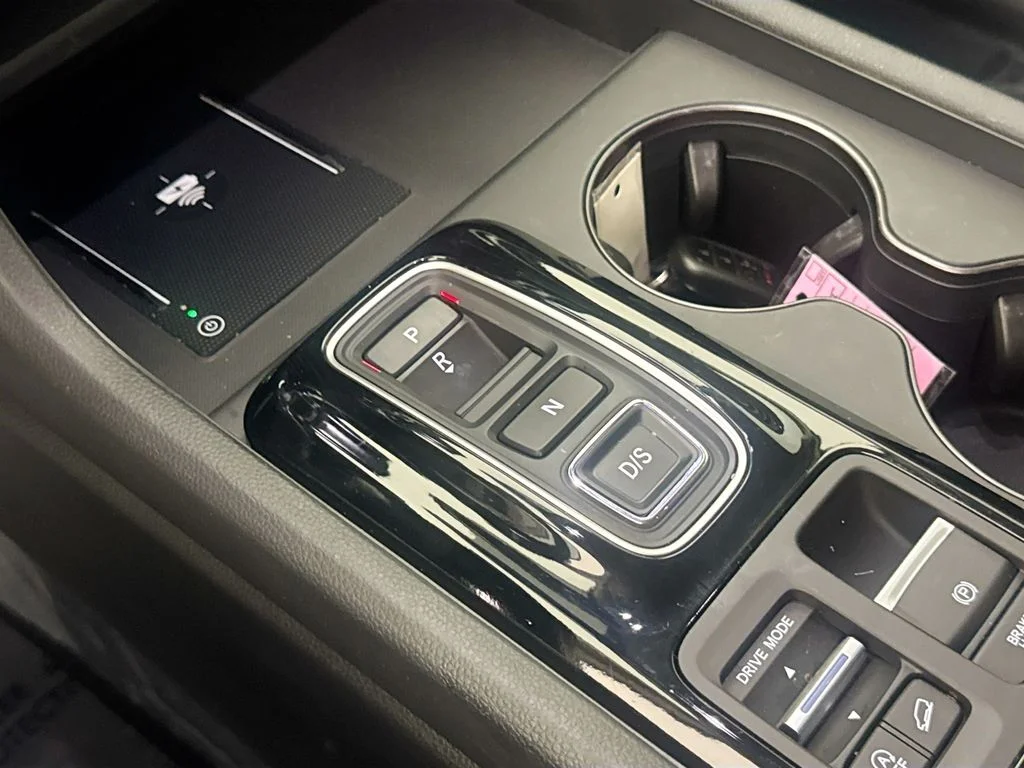 Used 2025  Honda EX-L image 16