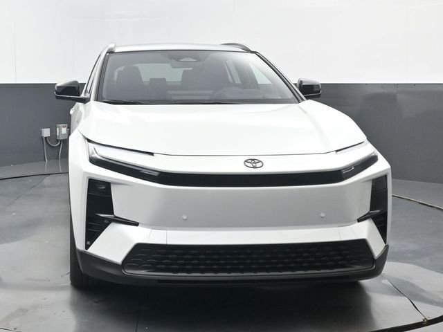 New 2026 Wind Chill Pearl/Black Toyota XSE image 20