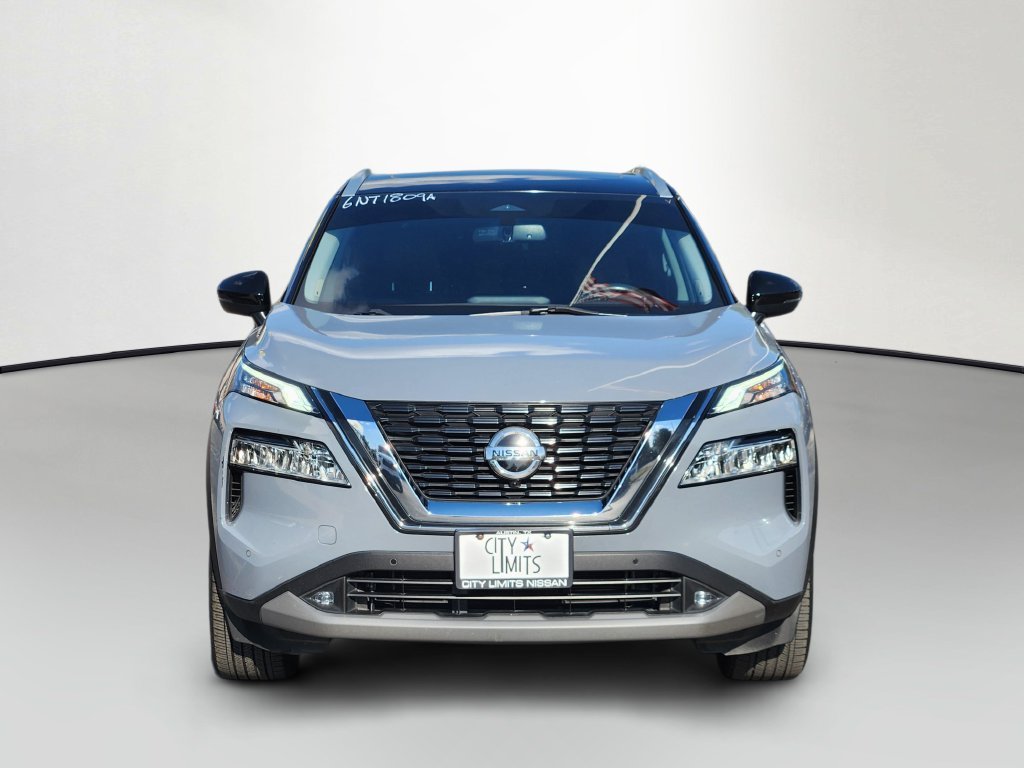 Certified Used 2021 Gray Nissan SL image 3