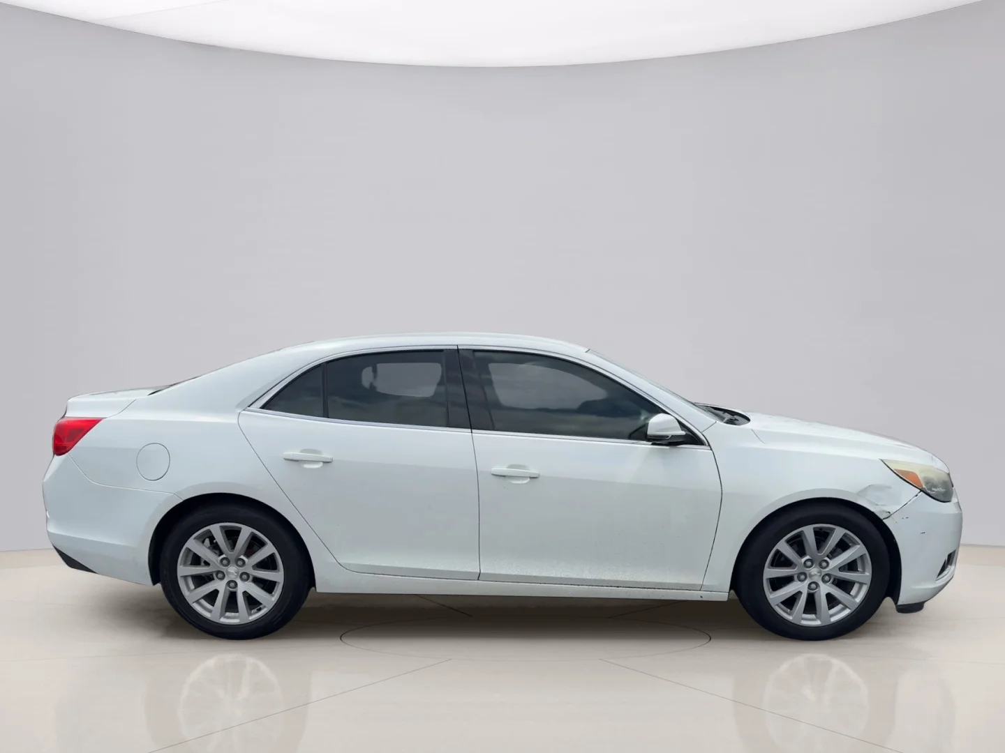 Used 2014 White Chevrolet 2LT image 6