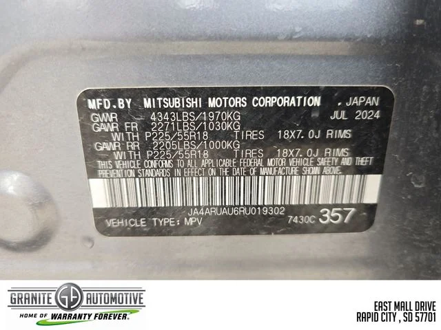 Used 2024 Silver Mitsubishi  image 29