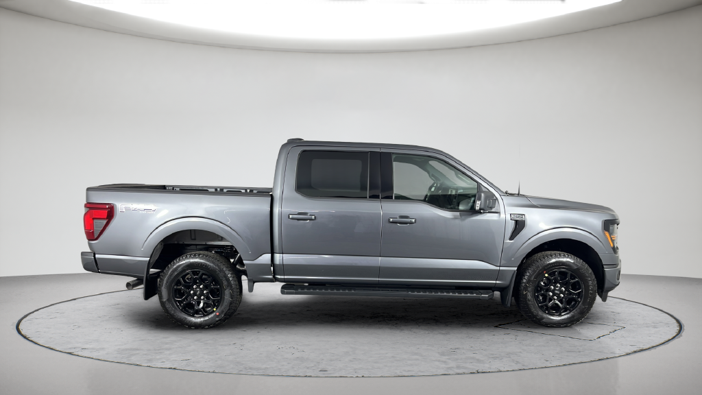 New 2026 Carbonized Gray Metallic Ford XLT image 6