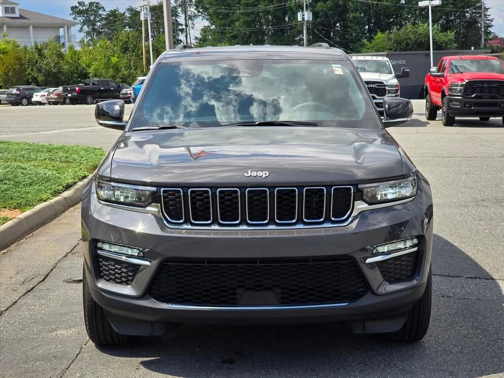 Used 2025 Gray Jeep Limited image 22