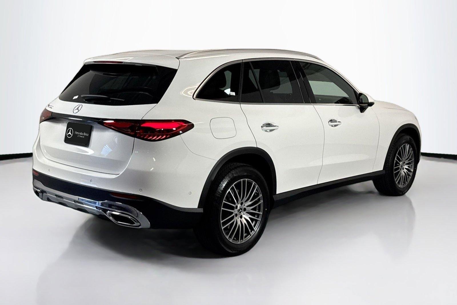 New 2026 Polar White Mercedes-Benz GLC 300 image 5