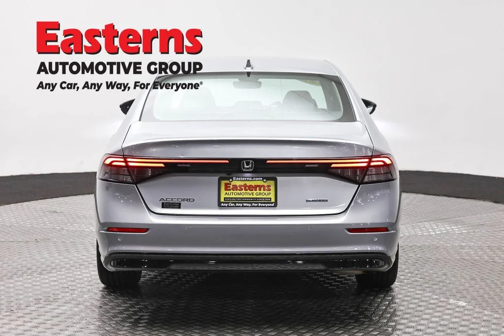 Used 2025 Silver Honda EX-L image 6