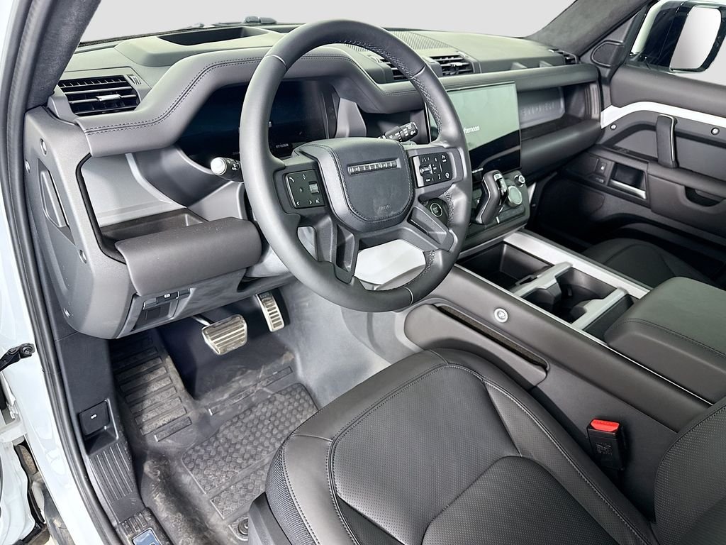 New 2026 Fuji White Land Rover V8 image 10