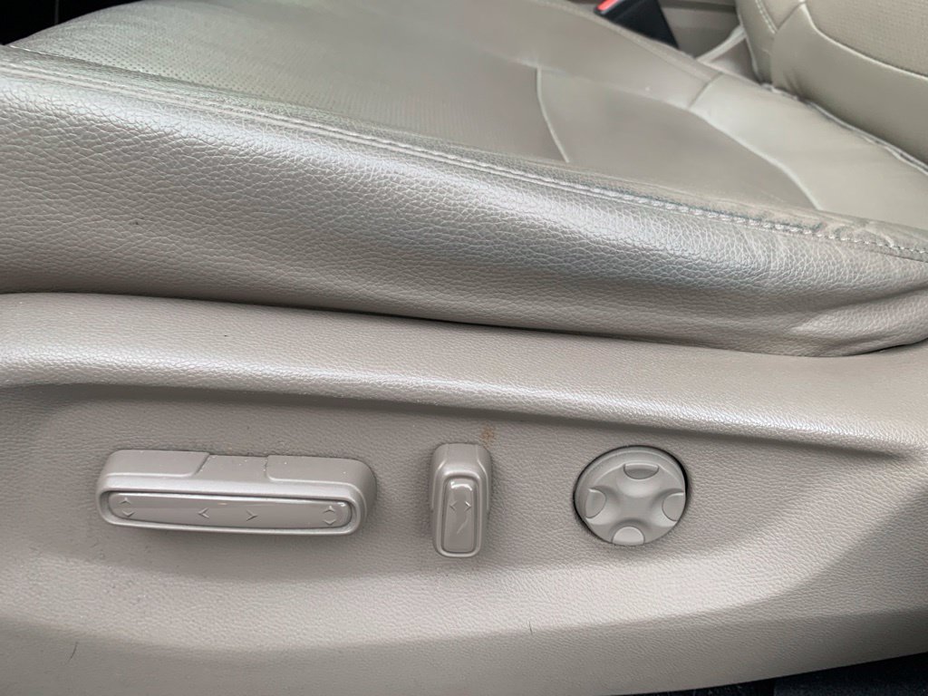 Used 2018 White Honda Elite image 12