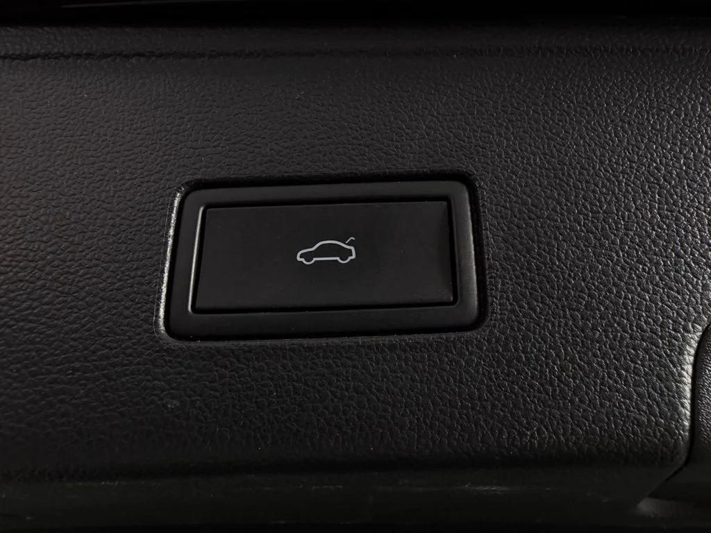 2025 Volkswagen Atlas Cross Sport SE w/Tech - Photo 27