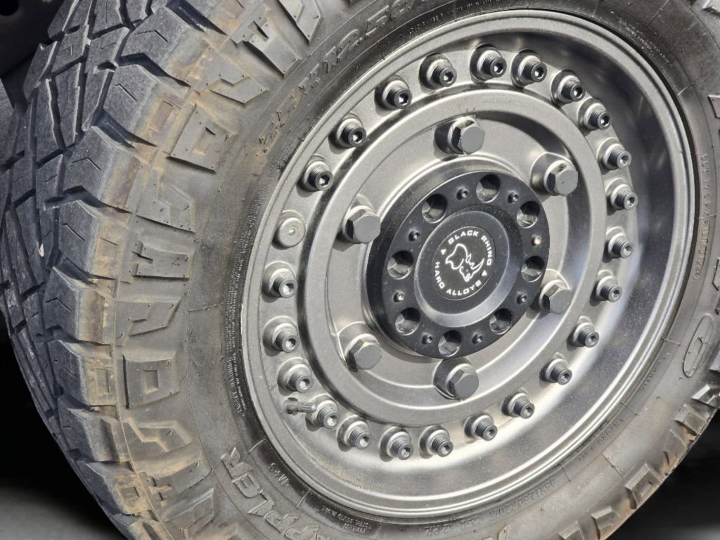 Used 2024 Summit White GMC AT4X image 33
