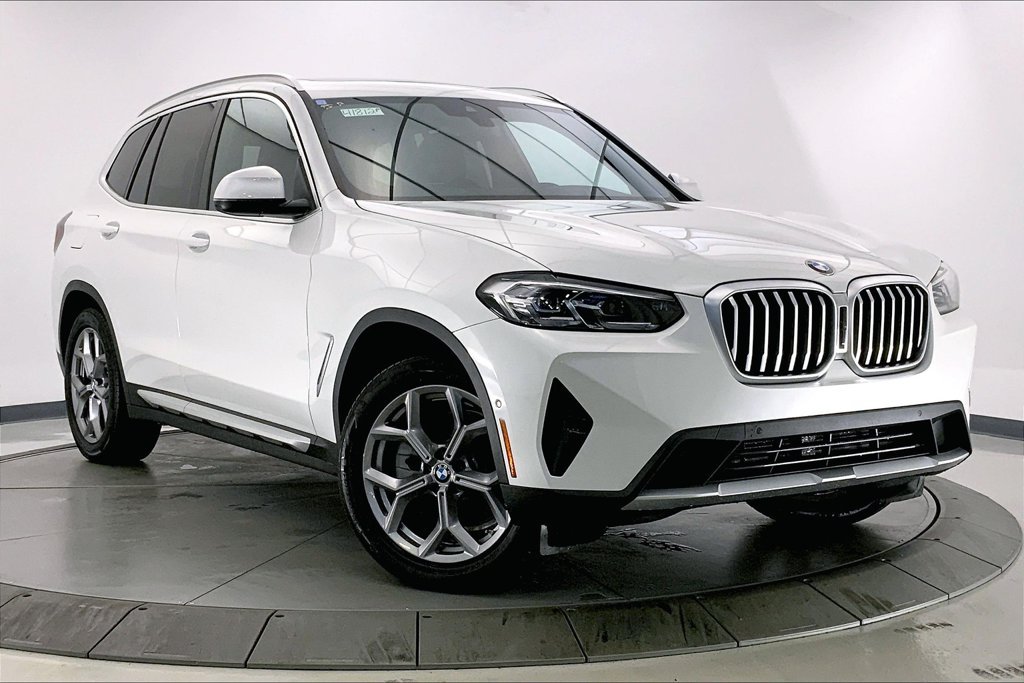 Used 2024 Mineral White Metallic BMW  image 1