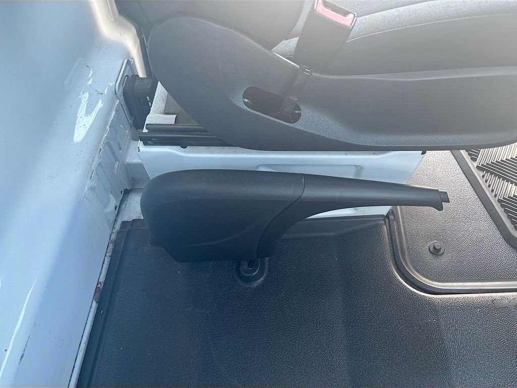 Used 2020  Mercedes-Benz Standard Roof V6 image 29