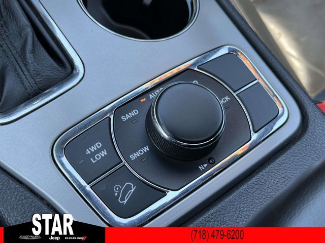 Used 2021 Granite Crystal Metallic Clearcoat Jeep Limited image 33
