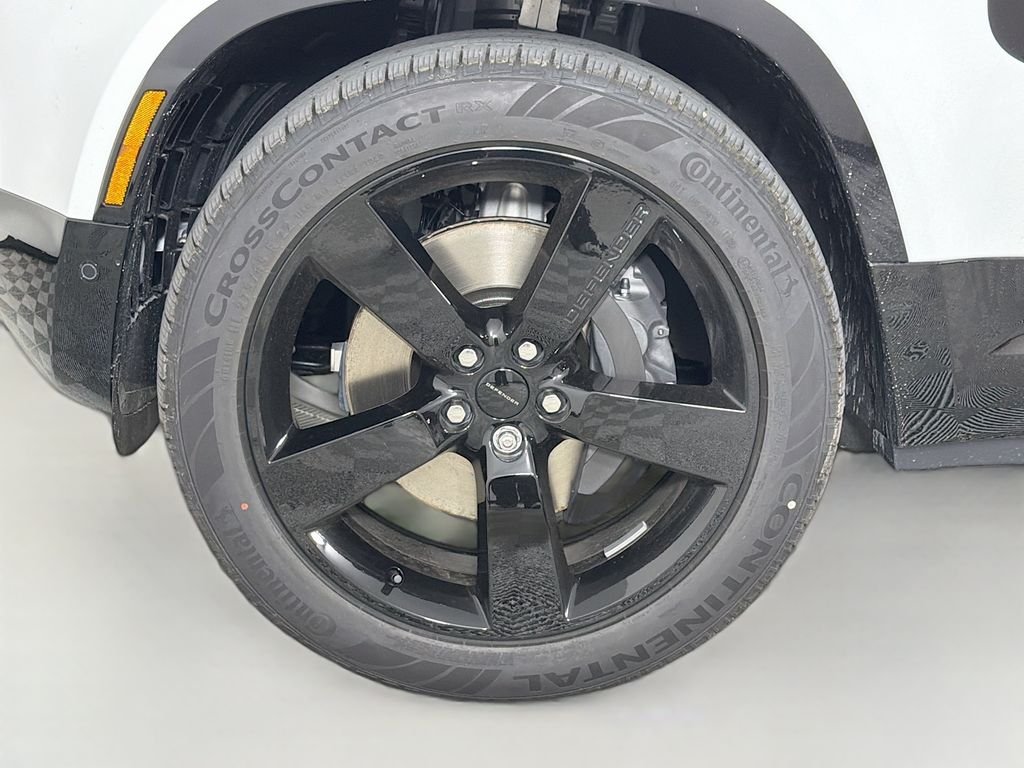New 2026 Fuji White Land Rover X-Dynamic SE image 33