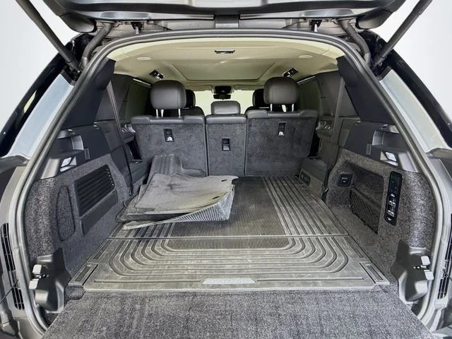 Certified Used 2025 Silver Land Rover SE image 28