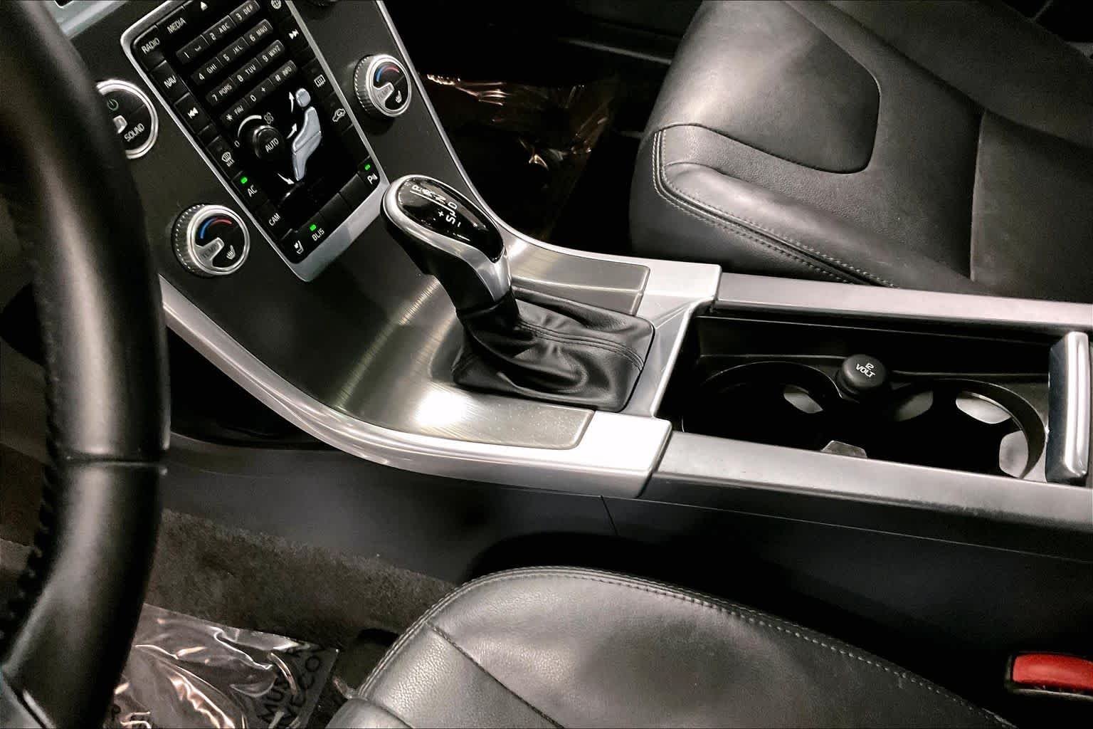 Used 2016 Bright Silver Metallic Volvo T5 Premier image 17