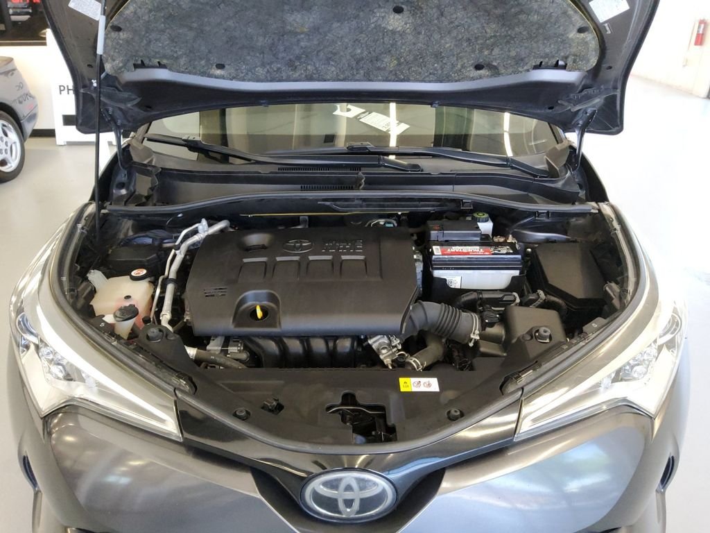 Used 2019 Gray Toyota XLE image 21