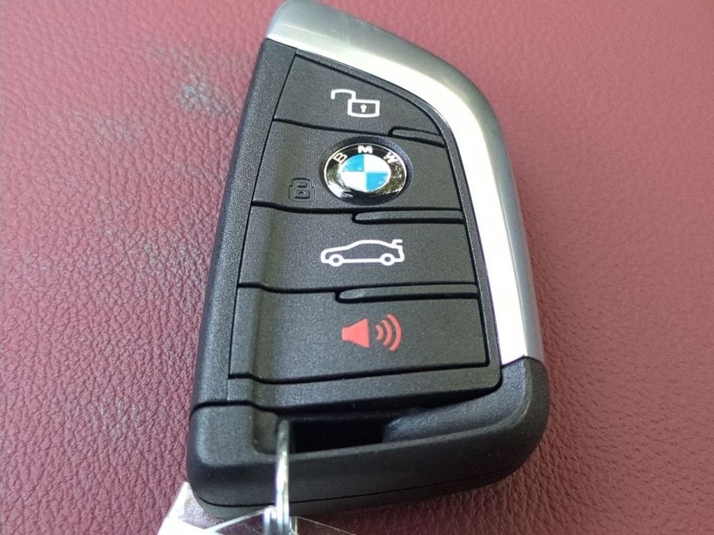 New 2026 Skyscraper Grey Metallic BMW 330i image 29
