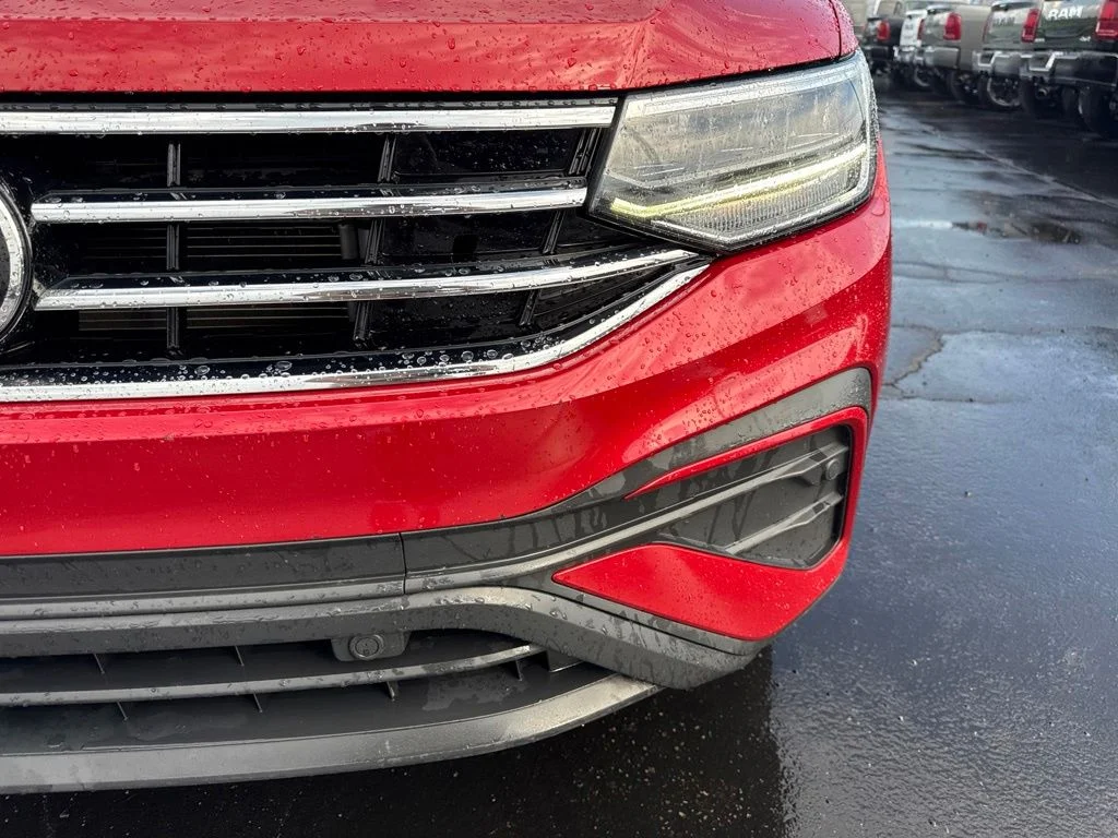 Used 2022 Red Volkswagen 2.0T SE image 10