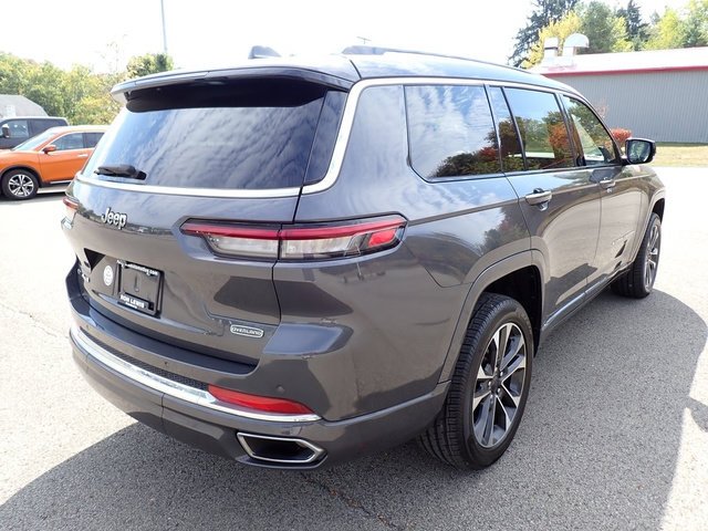 Used 2022 Gray Jeep Overland image 7