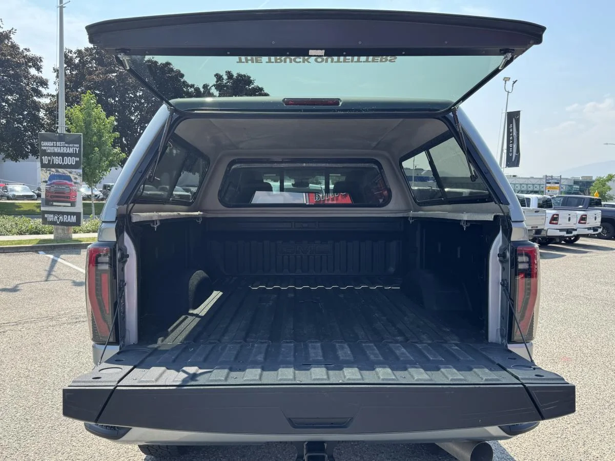 Used 2026 Grey GMC AT4 image 8