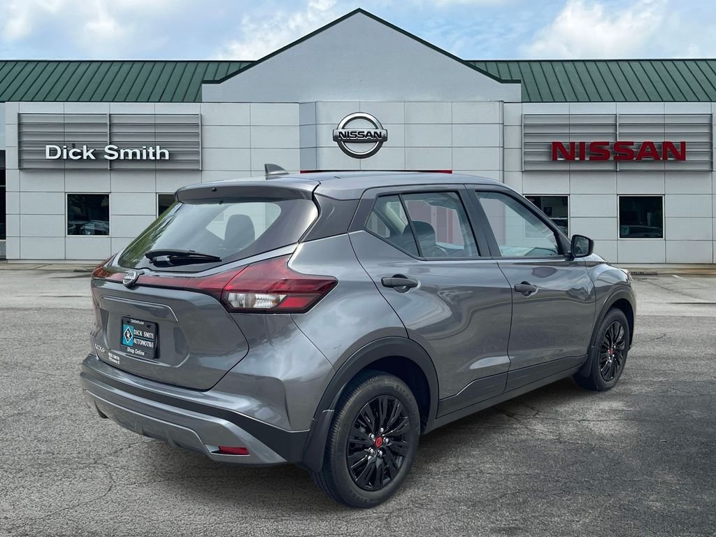 Used 2023 Gray Nissan S image 6