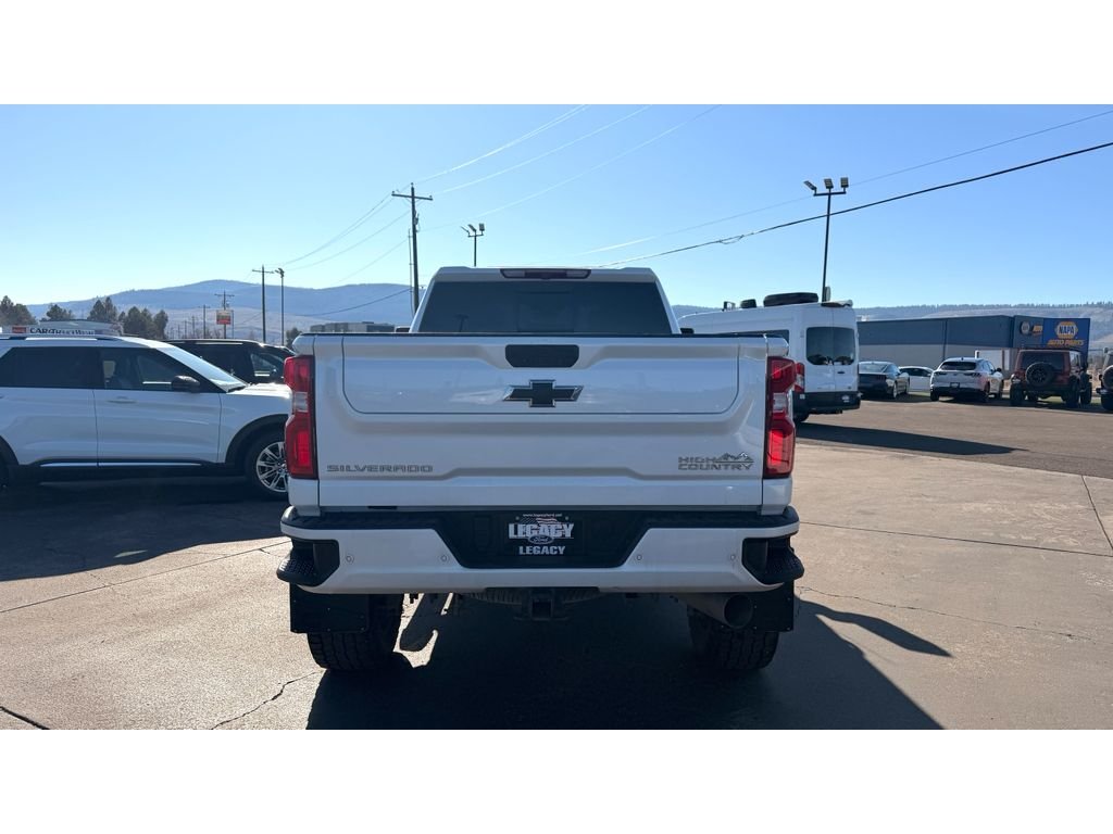 Used 2023 White Chevrolet High Country image 6