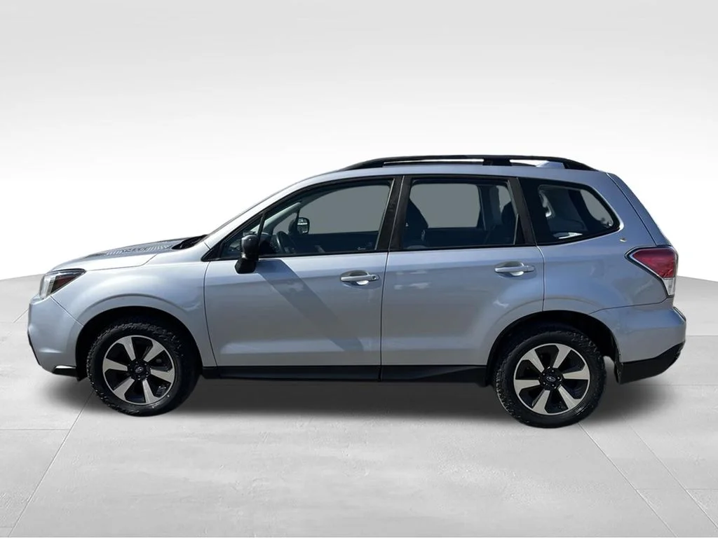 Used 2018 Silver Subaru 2.5i image 8