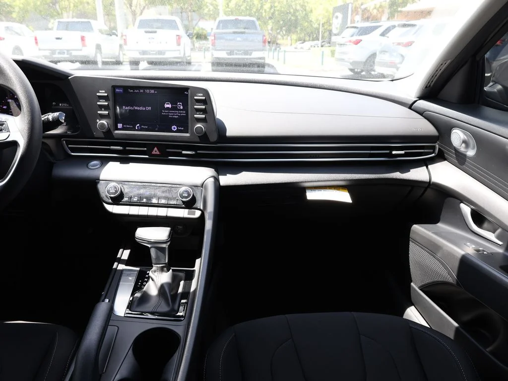 Used 2023 Black Hyundai SEL image 20