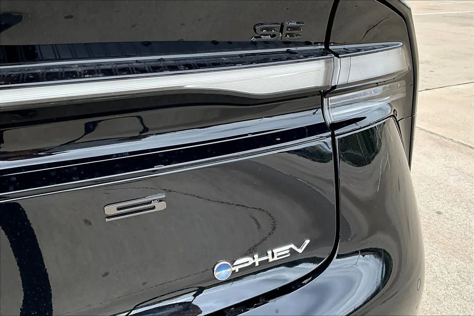 2026 Toyota Prius Plug-in Hybrid SE - Photo 15