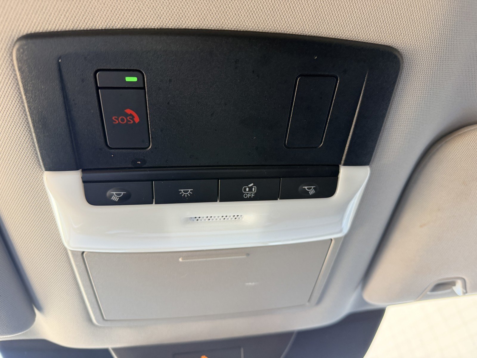 Used 2025 Silver Nissan SL image 13